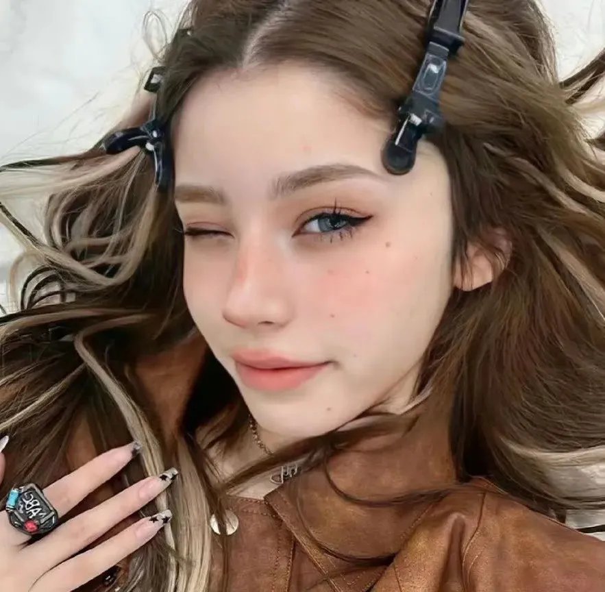云裳艳曲
